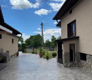 Novaci House | Cazare Sandy