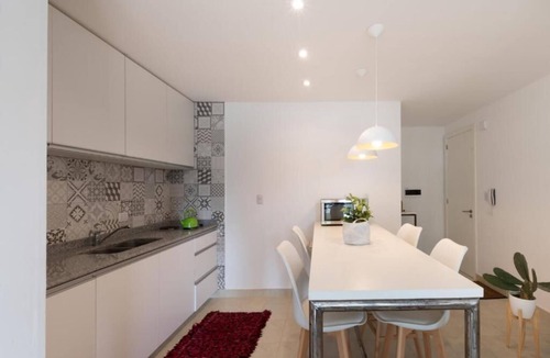 Villa Mercedes Apartment | CB Mona Suites