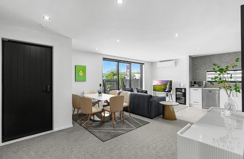 Sydenham Apartment | CBD Contemporary Comfort Townhouse 2 Bed 2Bath