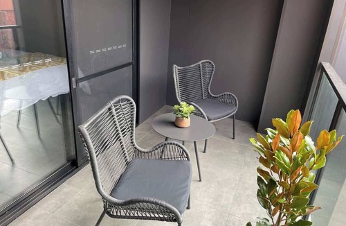 Launceston CBD House | CBD Elizabeth St Modern Townhouse - Secure Parking