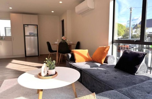 Merivale Apartment | CBD Luxury Parkside Living 2 Bedroom With Parking