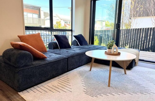 Merivale Apartment | CBD Luxury Parkside Living 2 Bedroom With Parking