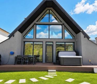 Baisoara Ski Chalet | CBN Cabana