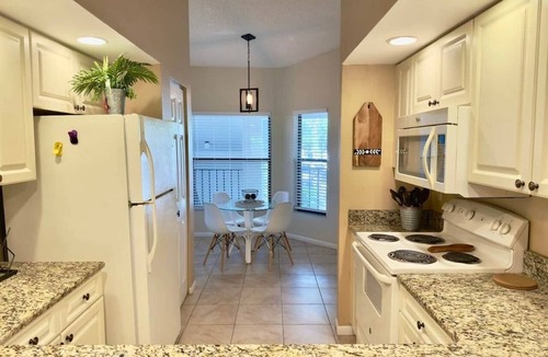 Trailer Estates Apartment | CD Shorewalk -Pool, Tennis, Pickle ball, near Beaches Anna Maria Island and IMG