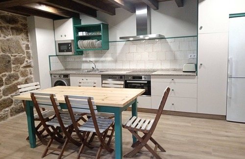 Leiro House | CDC Casa do Capitán Leiro: Relax Among Vineyards and Forests in Ribeiro