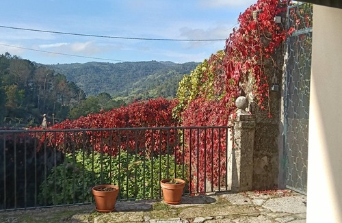 Leiro House | CDC Casa do Capitán Leiro: Relax Among Vineyards and Forests in Ribeiro