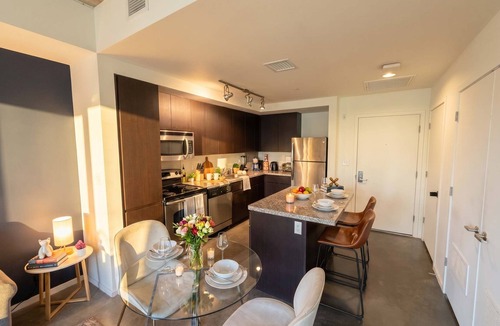Evans Churchill Apartment | CDT PH Gem with Balcony Pool Gym WD Parking