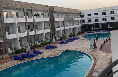 Village Road Resort | Cecelia resort