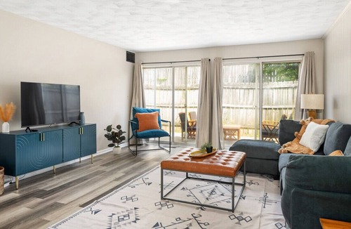 Heath Apartment | Cedar and Oak - 2 BR, One Story Apartment, King Beds, Private Patio