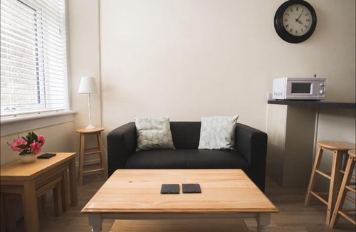Helensburgh Apartment | Cedar Apartment
