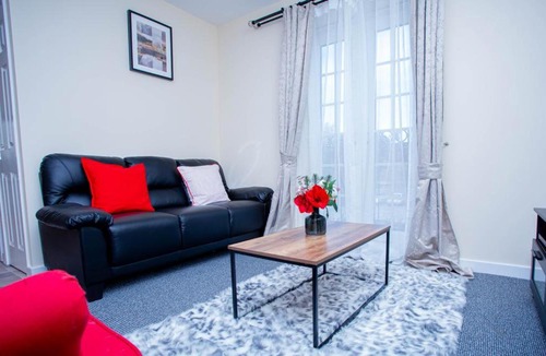 Moulton Apartment | Cedar Apartment