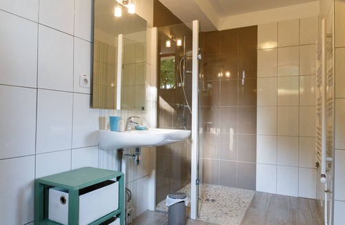 Clermont-Dessous House | Cedar B & B nestled in a small valley, recently renovated