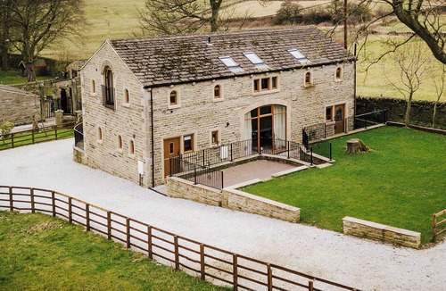 Halifax Cottage | Cedar Barn - UK33352