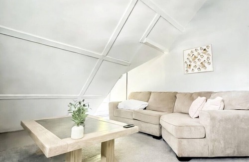 Plainfield House | Cedar Brook Retreat - NYC - Rutgers - Jersey Shore - Union County