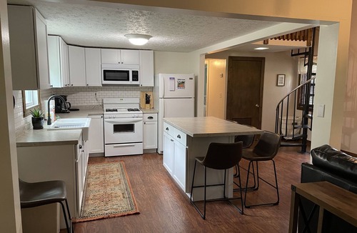 Put-in-Bay Cabin | Cedar Cabin, PIB Cabins