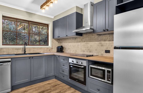Bright House | Cedar Cottage - Unit 10 Tudor Village