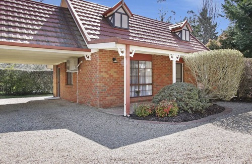 Bright House | Cedar Cottage - Unit 10 Tudor Village