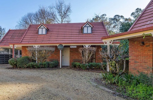 Bright House | Cedar Cottage - Unit 10 Tudor Village