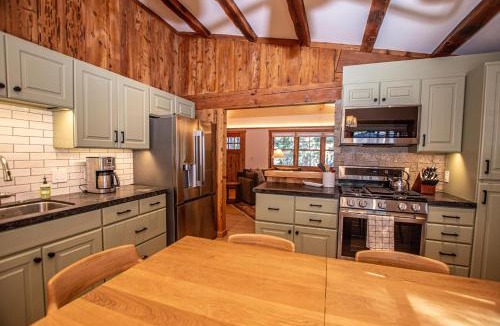 Timberland House | Cedar Cottage