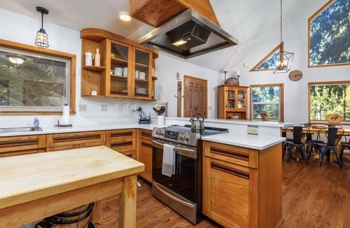 Packwood Cabin | Cedar Grove Lodge | BBQ | Wifi, Hot tub, AC