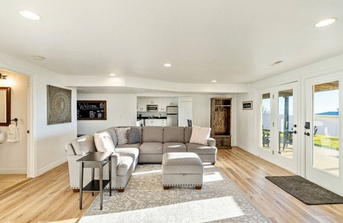 Cedar Hills Condo | Cedar Hills Haven | Patio | Sleeps 6 | VIEWS