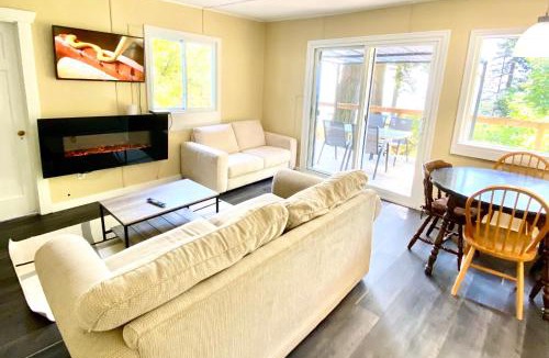 Roberts Creek House | Cedar House Ocean View & Access