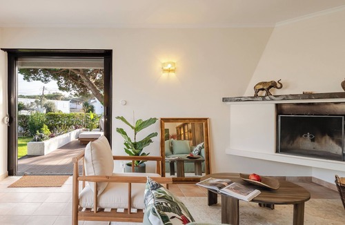 Praia das Macas House | Cedar House