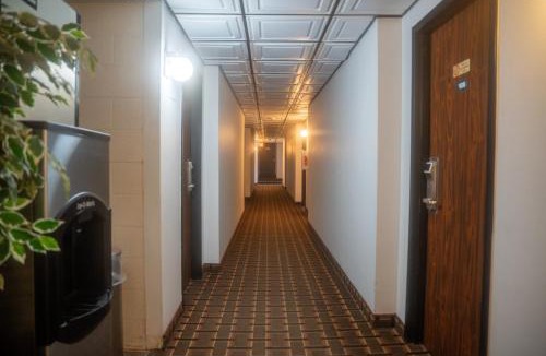 Cavalier Hotel | Cedar Inn Motel