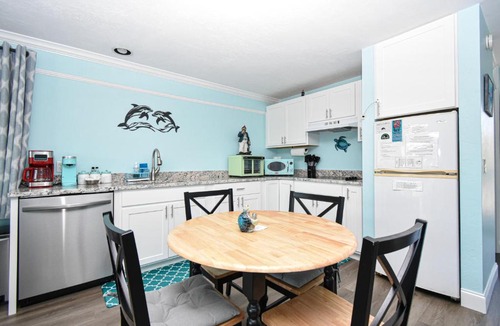 Cedar Key Apartment | Cedar Key Islands Dolphins Cay Condo 230