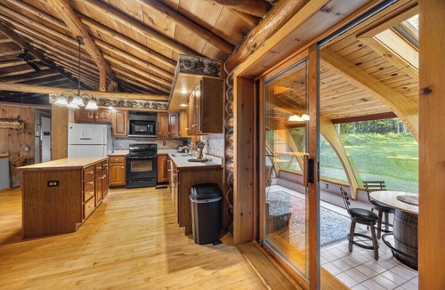 Town of Milo Cabin | Cedar Lane Cabin: 3 bedroom authentic log cabin in the woods