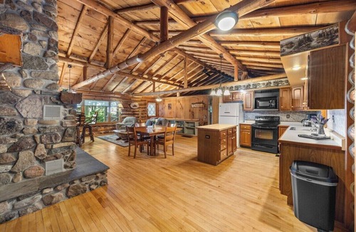 Town of Milo Cabin | Cedar Lane Cabin: 3 bedroom authentic log cabin in the woods