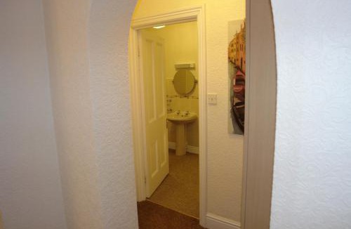 Llandudno Bed & Breakfast | Cedar Lodge