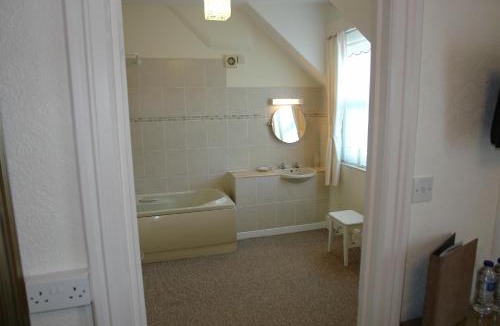 Llandudno Bed & Breakfast | Cedar Lodge
