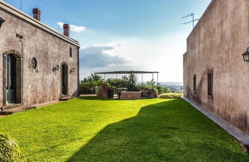 Fiumefreddo di Sicilia House | 'Cedar' mit Wasserblick by Interhome