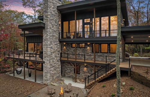 Brevard House | Cedar Mountain - Mountain Views, Hot Tub & Fire Pit