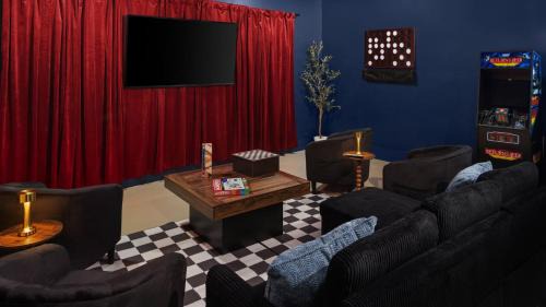 Cedar Park House | Cedar Park Parlor 5BR Hot Tub & Game Room