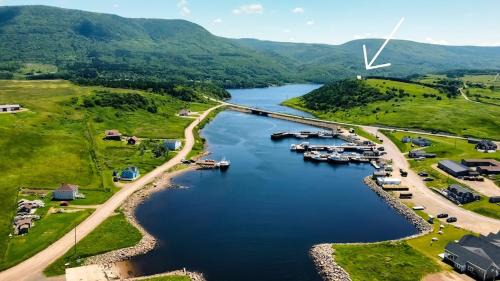 Grand-Etang Villa | Cedar Peak - Design-Forward Barrier-Free Chalet
