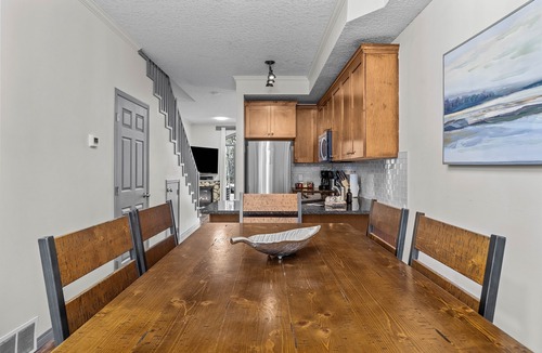 Canmore Cabin | Cedar Ridge Chalet - Pool & Hot tub - Pet Friendly