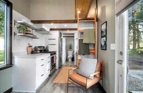 River Road House | Cedar & Sage Hideaway in River Road, WA