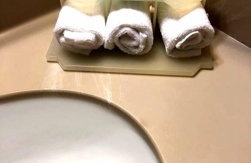 Sandusky Hotel | Cedar Stables Inn and Suites