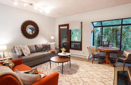 Glacier House | Cedar Suite at Snowater