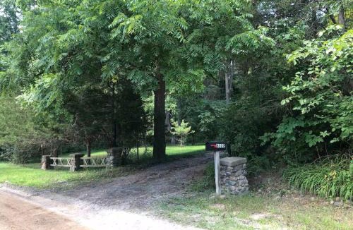 Washtenaw County House | Cedar Valley Cottage Ideal Location Pet friendly Get Away