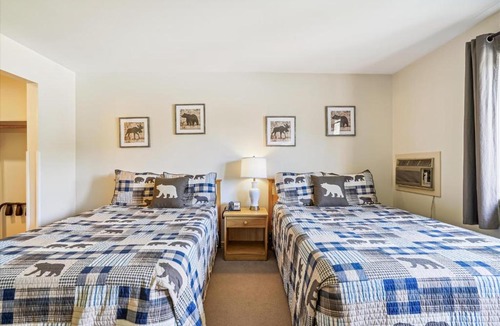West Bridgewater Hotel | Cedarbrook Hotel Room 2 Doubles 119