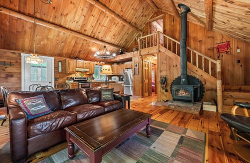 Rangeley House | CedarDuft Cottage - Cozy log cabin right on the shores of Quimby Pond