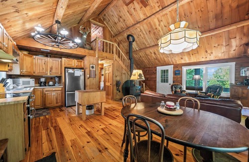 Rangeley House | CedarDuft Cottage - Cozy log cabin right on the shores of Quimby Pond