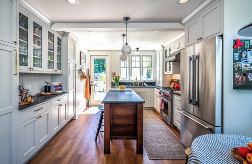 Queen Anne House | Cedarhaüs - Charming Queen Anne Cottage