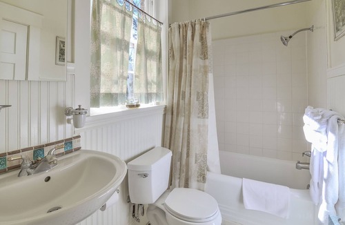 Williamsburg Bed & Breakfast | Cedars of Williamsburg Bed & Breakfast