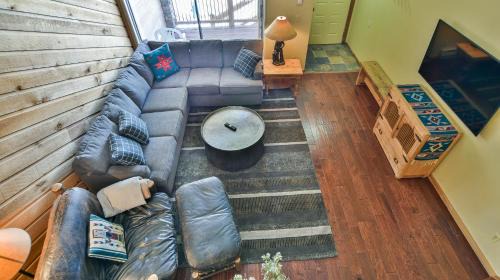 Peak 9 Apartment | Cedars Powder Day Townhome: Ski-In, Ski-Out