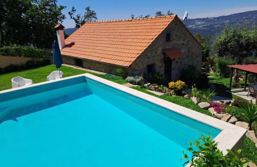 Sever do Vouga Ski Chalet | Cedrim Hillside