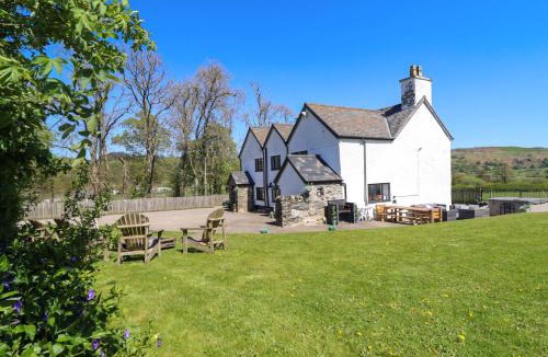Cwmtirmynach House | Cefn Nannau
